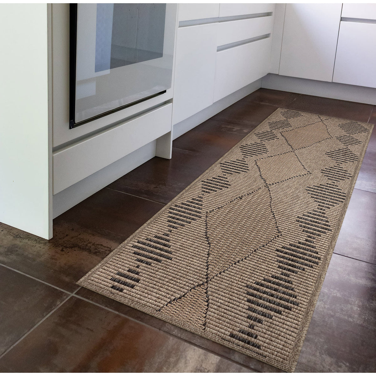 Taupe | 1'11" x 7'6"