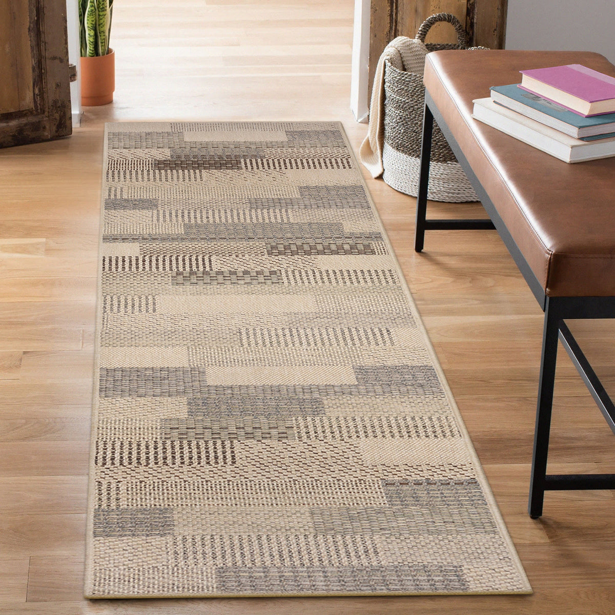 Neutral | 1'11" x 7'6"