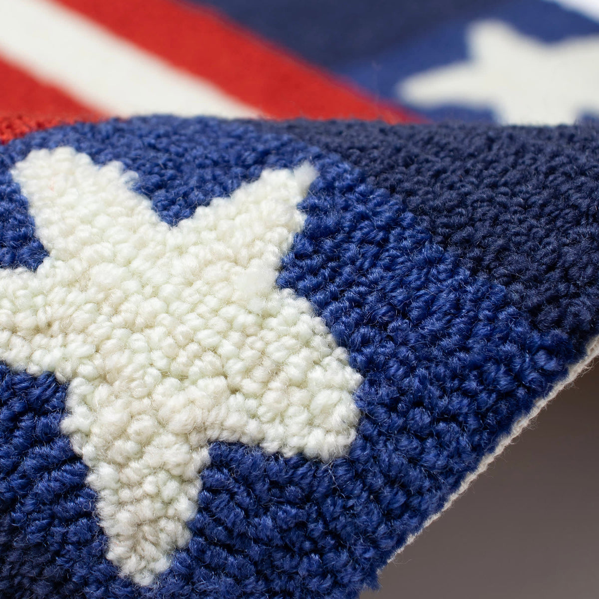 Red | 1'8" x 2'6"