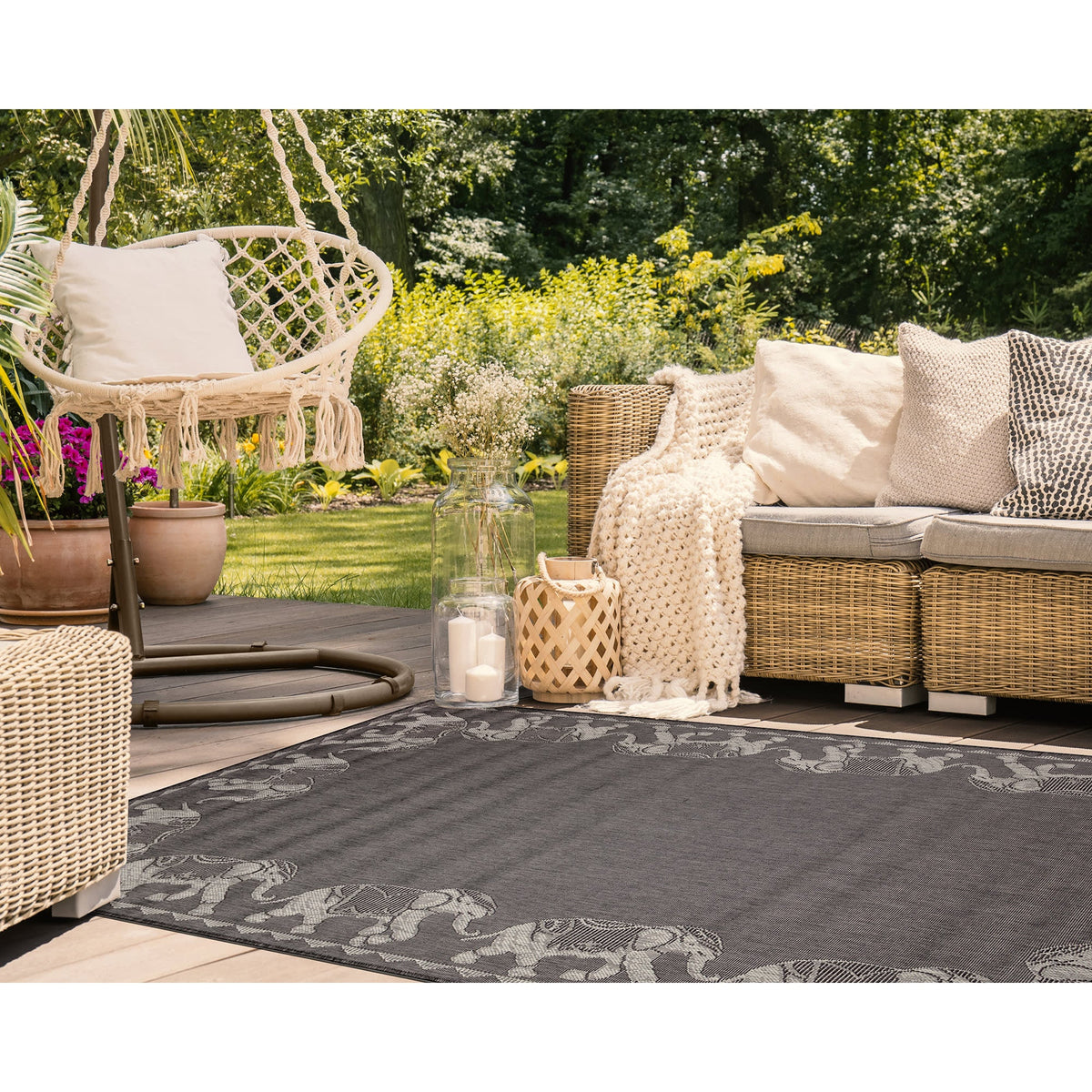 Black | 6'6" x 9'4"